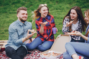 Fototapeta premium Friends on a picnic