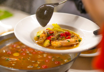 Soup tom yam, products for soup tom pits and soup cooking process