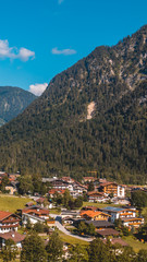 Naklejka premium Smartphone HD wallpaper of alpine view at the Achensee