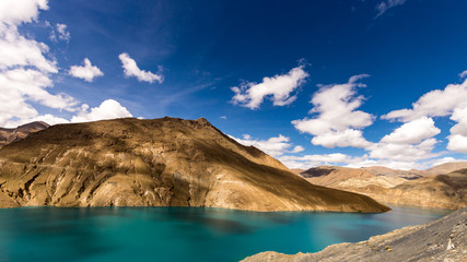 Fototapeta na wymiar Lake in Tibet