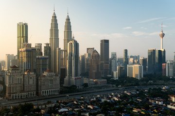 Fototapeta na wymiar Kuala Lumpur city skyline and skyscrapers building at business district downtown in Kuala Lumpur, Malaysia. Asia..