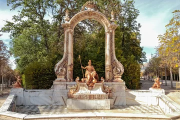 Photo sur Plexiglas Fontaine horizontal view of fountain dedicated to minerva goddess of wisdom in royal palace gardens of la granja de san ildefonso, segovia, spain