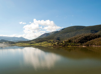 Naklejka na ściany i meble Lake with mountains in Andalusia