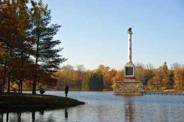 Chesme column against autumn leaves