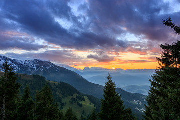 Naklejka na ściany i meble Sonnenuntergang in den Alpen