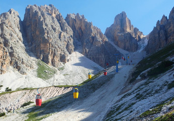 Włochy, Dolomity - kolejka linowa na Ferratę Dibona w masywie Cristallo © Iwona