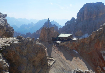 Włochy, Dolomity - Ferrata Dibona w masywie Cristallo, przy kolejce linowej © Iwona