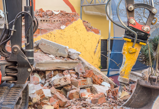 Abriss mit Minibagger