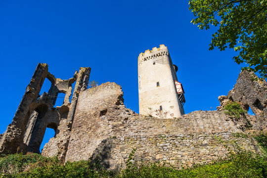 Die Burgruine Olbr&uuml;ck im Brohltal