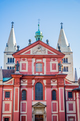 La Basilique Saint-Georges dans le Château Royal de Prague
