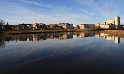 Riesa; Herbstliches Elbpanorama