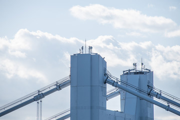下津井瀬戸大橋の橋梁上部   The top part of  Seto ohashi Bridge tower