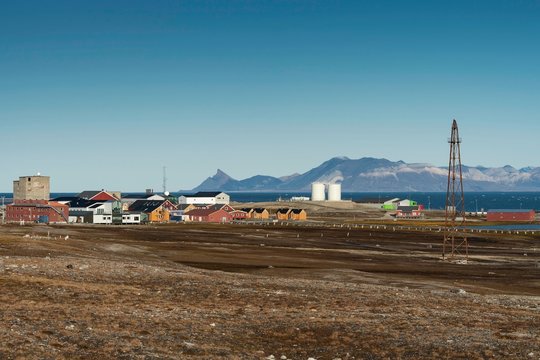 Old airship mast to anchor for the airship Norge by Umberto Nobile, North Pole expedition by Roald Amundsen, Ny-Alesund, Spitsbergen Island, Spitsbergen Archipelago, Svalbard and Jan Mayen, Norway, Europe