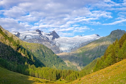 Tauern Valley, behind Schwarze Wand und Hoher Zaun, Venediger Group, Hohe Tauern National Park, East Tyrol, Austria, Europe