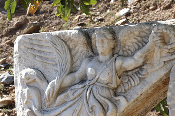 Obraz premium Marble Statue of Nike, the Goddess of Victory, at Ephesus, Turkey