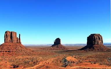 Fototapeta na wymiar The famous Monument Valley Navajo Tribal Park at Utah