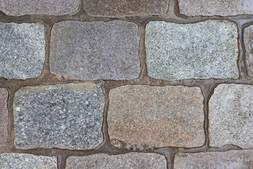 Dalles en pierre humides