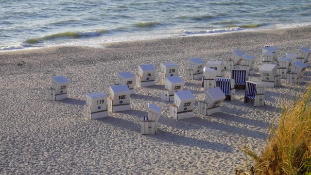 Strandk&ouml;rbe am Nordseestrand 