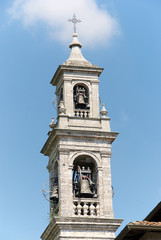 Fototapeta na wymiar Campanile con due piani di campane