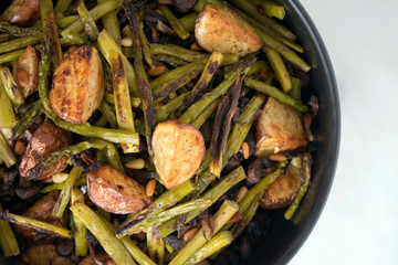 Roast Asparagus with Red Potatoes and Mushrooms