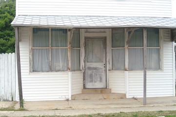 Old House store front