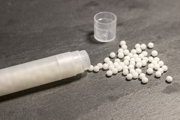 Tubes et granules d'homéopathie