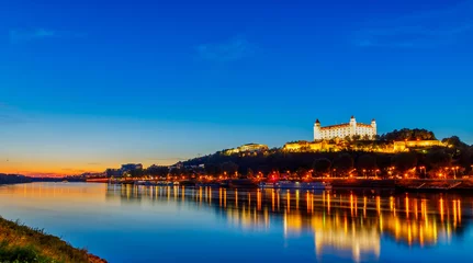 Papier Peint photo autocollant Château Bratislava castle with Danube river. Beautiful sunset. Slovakia . Bratislava