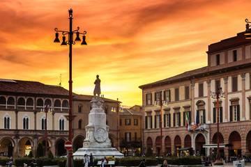 Fototapeta na wymiar sunset on Italian town