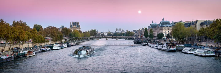 Wandaufkleber Am Ufer der Seine in Paris, Frankreich © eyetronic