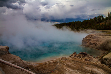Fototapeta na wymiar Hot springs inside Yellowstone National Park USA