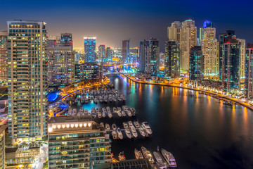 Fototapeta premium Dubai Marina at night, sunset in Dubai Marina
