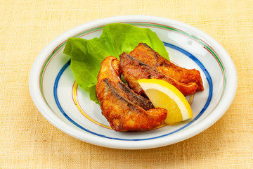 魚介料理　鯖の唐揚げ　カレー風味