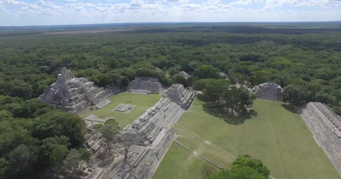 Edzna Ruinas Mayas en Campeche Mexico Drone 