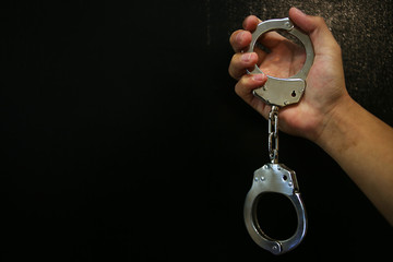 Thief handcuffed Crime