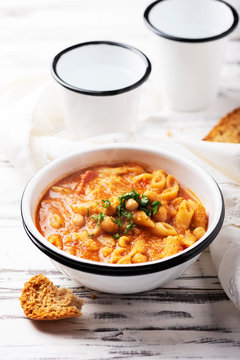 Traditional italian dish &laquo;pasta e ceci&raquo;