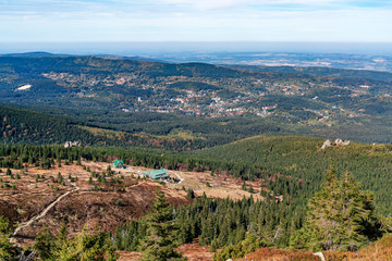 Obraz premium Panorama view of mountain landscapes, sunny warm afternoon, Poland 