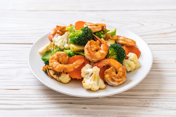 stir-fried mixed vegetable with shrimps