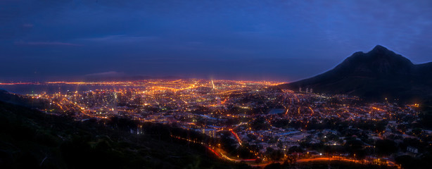 Naklejka premium Cape Town City At Sunset And Blue Hour