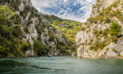 Gorges du verdon paysage lac en France