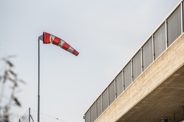 Windsack mit Brücke