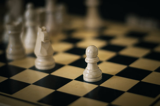 white pawn chess