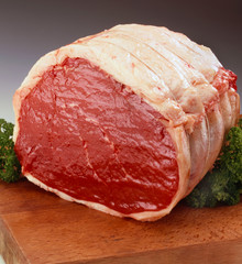UNCOOKED TOPSIDE JOINT OF BEEF