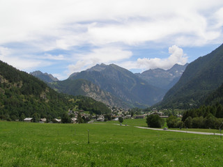 Fototapeta na wymiar Brusson mountains in Aosta Valley