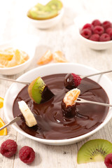 chocolate fondue and fruits