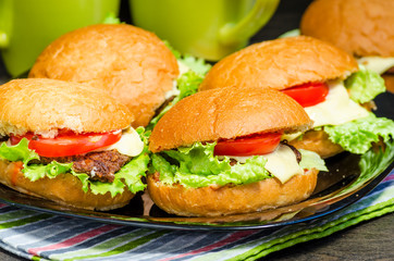 cooked cheeseburgers at home