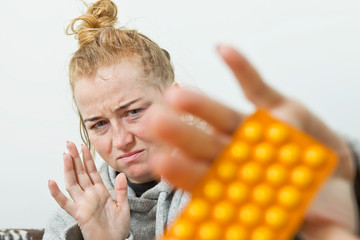 Stop taking drugs and mediines. Woman defends herself from drugs
