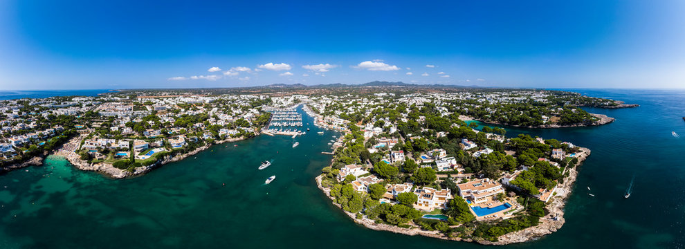 Spain, Balearic Islands, Mallorca, Coast of Cala d'or and bay Cala Ferrera, holiday homes and villas