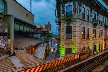 Fototapeta premium Metro o zmierzchu