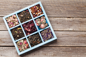 Black, green and red tea in box