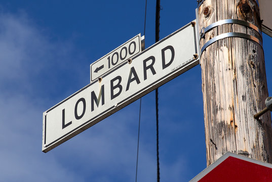 Famous Lombard touristic street in San Francisco